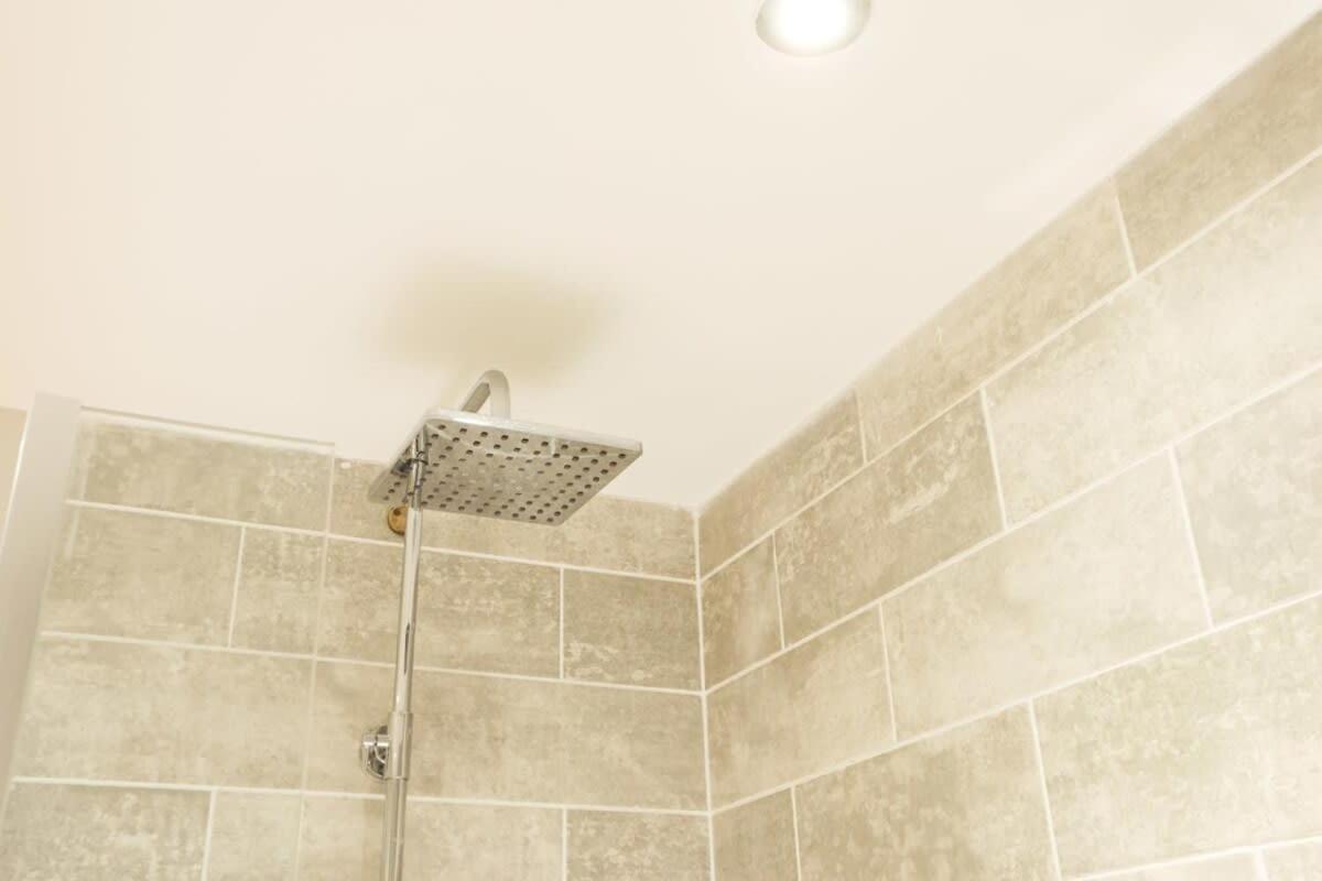 Cotham Vale 2 Bedroom Property Leilighet *